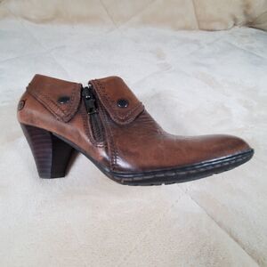 Born Tanya Leather Heeled Ankle Booties Boots Heel 2.5 Size 6